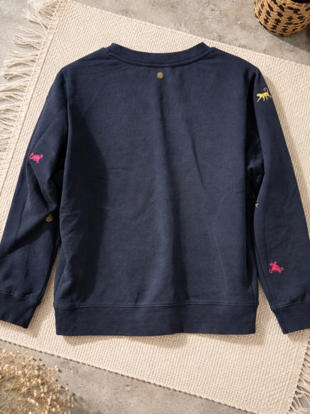 Lilly Pulitzer Ballad low tide navy monkey sweatshirt women’s size medium - Picture 2 of 2